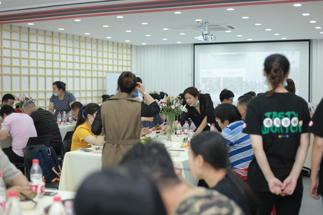 宁波馄饨加盟故事——怎么做到月营业额突破十万？